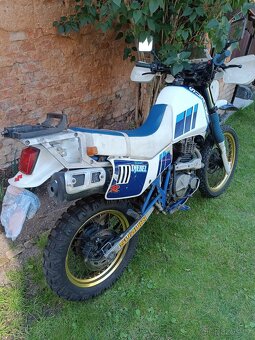 Suzuki DR 600 - 4