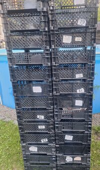 Prodám plastové přepravky rozměr 40X30X11 - 4