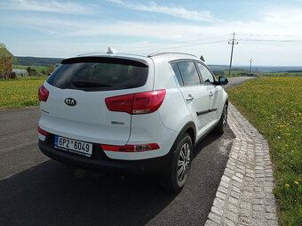 Kia Sportage 1.7CRDI 85kW, Navi, xenony, kůže - 4