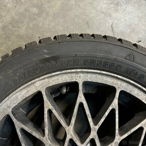 Prodám 4 ALU kola R15 včetně zimních pneu - 4