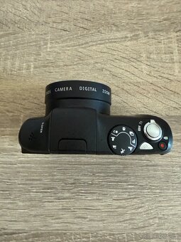 Kompaktní digitální foťák 4K - 4