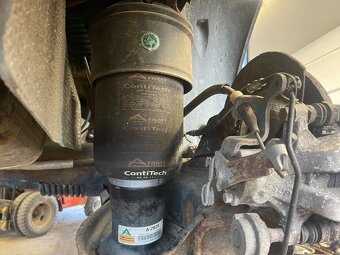 Citroen C4 Picasso kompresor podvozku s měchy - 4