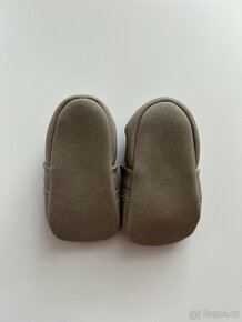 Nové šedé kožené capáčky / boty pro miminko nazouvací - 4
