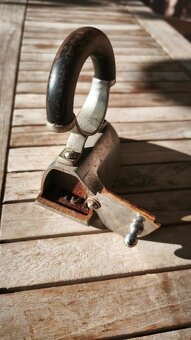 Stará žehlička malá - 4