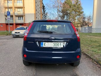 FORD FIESTA 1.4i 2009 - 4