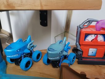 Monster Jam +   HotWheels benzínka - 4