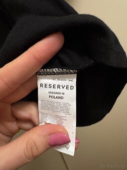 Černé tričko s kapsou - 4