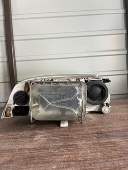 Přední levé světlo na Škoda Octavia 2 (2004-2008) - 4