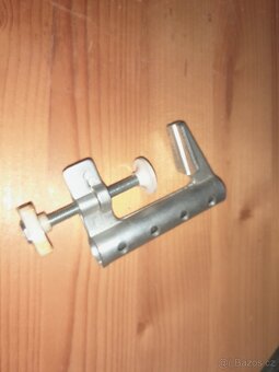 Stolní lampa s lupou - 4