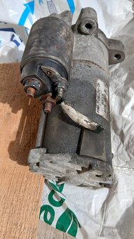 Originalní starter FoMoCo z Volvo V50 2.0D - 4