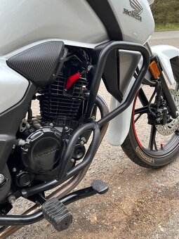 Honda CB125F (2023) – TOP STAV, výbava, 1. majitel - 4