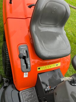 Prodám zahradní traktor HUSQVARNA CTH 150 TWIN - 4