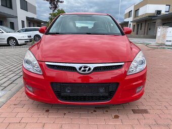 Hyundai i30 1.6 CRDI, r.v. 7/2008, klima, ALU kola, nová STK - 4