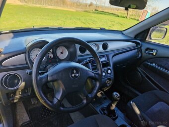 Mitsubishi Outlander 1 - 4