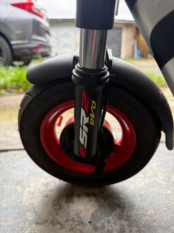 Elektrokoloběžka Aprilia eSR2 EVO - 4