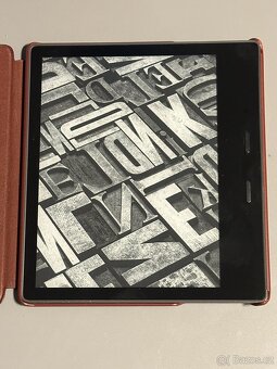 Čtečka knih Amazon Kindle Oasis 10th. gen 32 GB WiFi + obal - 4