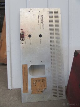 Nabízím starý zesilovač Vermona Regent. Nefunkční. Nekomplet - 4