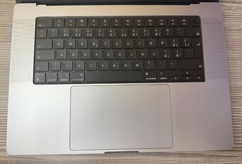 MacBook Pro 16" 2021 M1 Pro 16GB 512GB šedý - 4