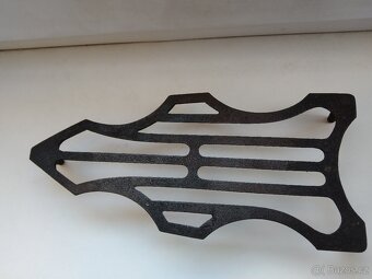 Prodám starou žehličku i se stojánkem - 4