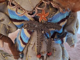 Porcelánová panenka 25 cm - 4