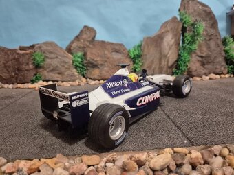 Prodám model 1:18 BMW FW23 - 4