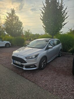 Ford Focus ST - 4