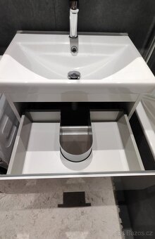 Koupelnový nábytek - 4