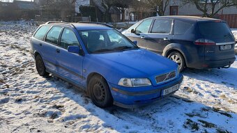 Volvo v40 - 4
