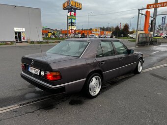 Mercedes-Benz E200 - 4