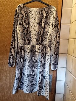 Elegantní společenské šaty. L 40 12. - 4