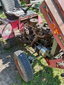 Malotraktor+nahrnovaci/vyoravaci pluh - 4