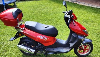 Keeway ARN 125 KW125T-4A skútr + kufr - 4
