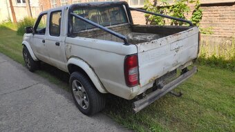 Nissan Navara pickup D22 4x4 - 4