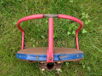 Dobové dětské sedátko na kolo v krásném stavu - 4