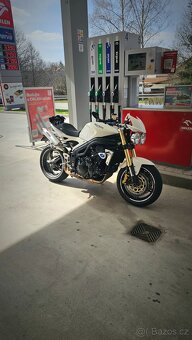 Triumph Speed Triple 1050 - 4