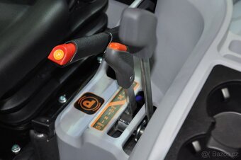 Traktor HANWO HWE 704 C, STAGE V, 4 válcový motor Víčko - 4