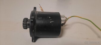 Letecký regulátor osvětlení palubni desky - 4