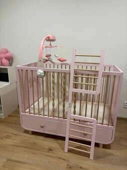 Dětská růžová postýlka Ikea Myllra + matrace a chránič - 4