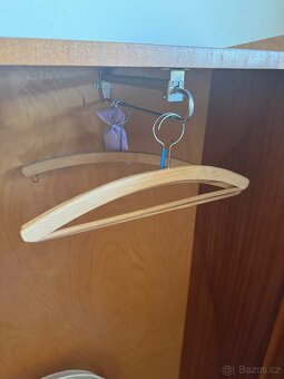 Starožitná skříň - 4