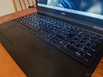 Dell Latitude 5590 - 4