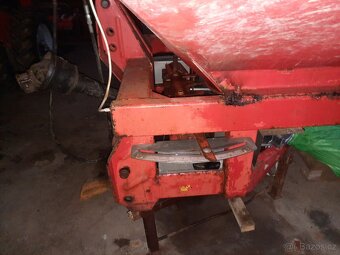 Rozmetadlo hnojiv - 4