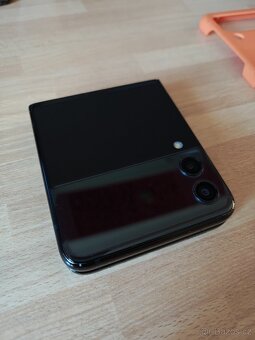 Samsung Z Flip 3 - 4