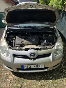 Toyota Corolla Verso 2.2 D-4D, 100 kW - 4
