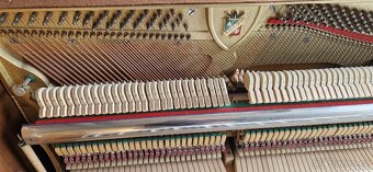 Piano Petrof K114 - 4