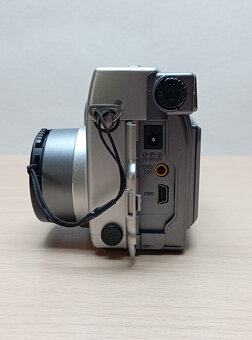 Olympus C-4000 Zoom - 4