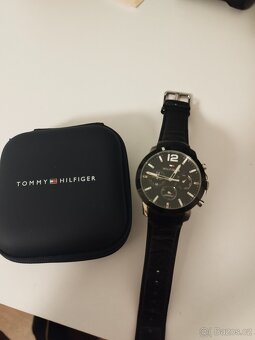 Tommy Hilfiger - 4