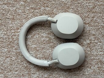 Prodám Sony WH-1000XM5 (stříbrné) – top - 4