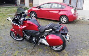 HONDA VFR 1200 F - 4