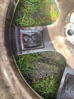 ALU kola 7Jx17 H2 Dezent - 4