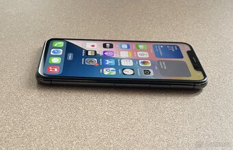 Apple iPhone XS - 4